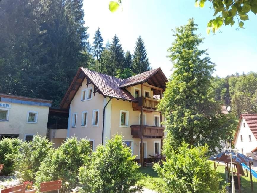 Gasthof Restaurant Jamas Otel Pottenstein Dış mekan fotoğraf